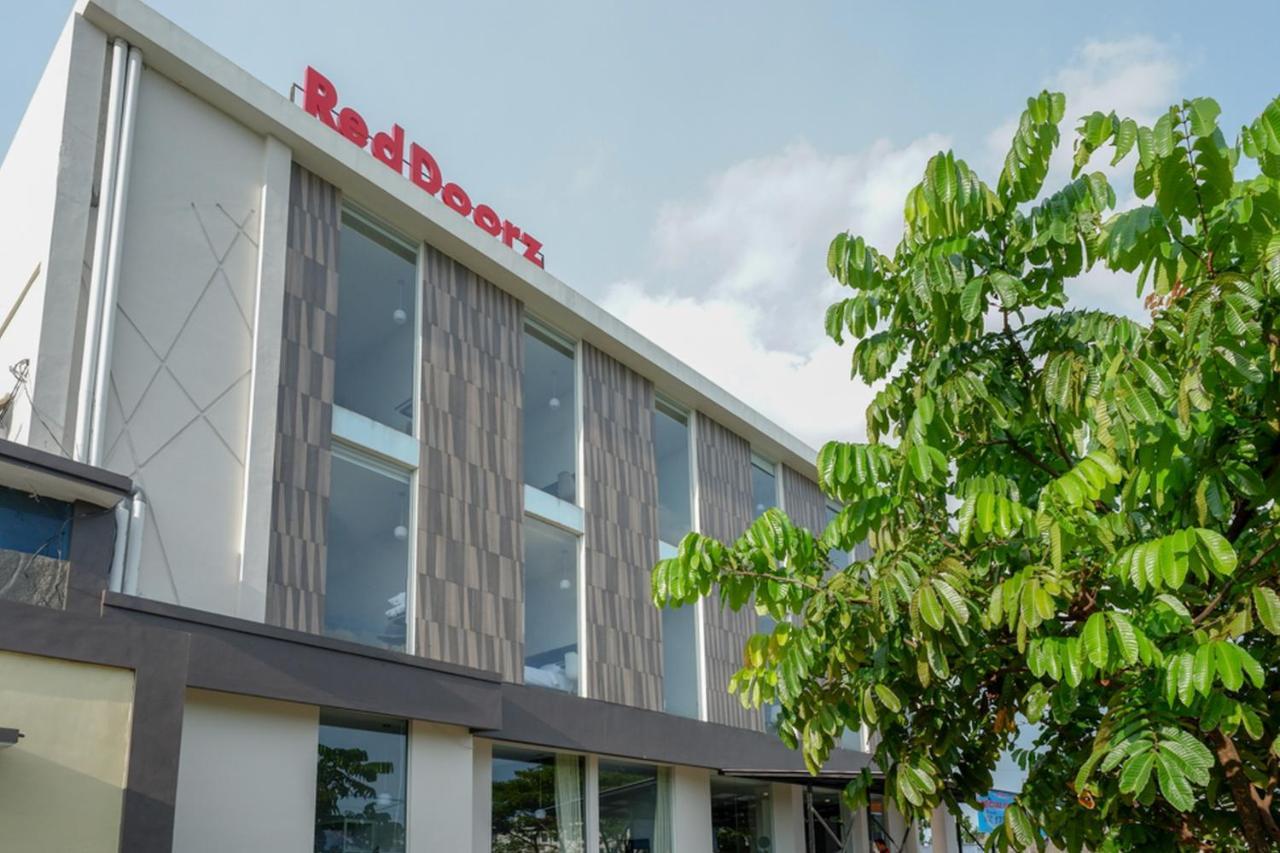 Reddoorz Plus Near Solo Baru Bagian luar foto