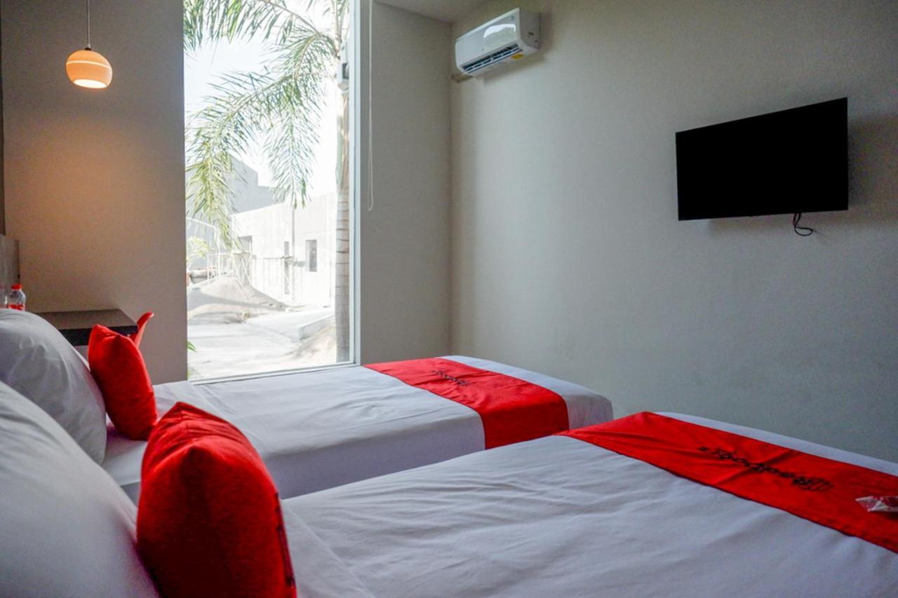 Reddoorz Plus Near Solo Baru Bagian luar foto