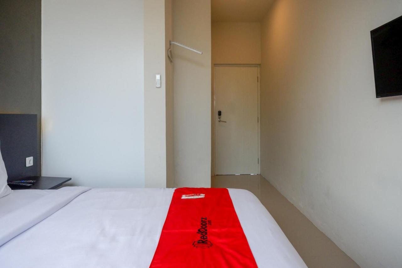 Reddoorz Plus Near Solo Baru Bagian luar foto