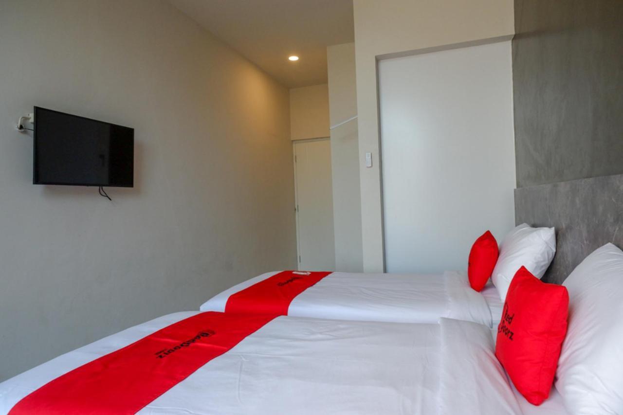 Reddoorz Plus Near Solo Baru Bagian luar foto