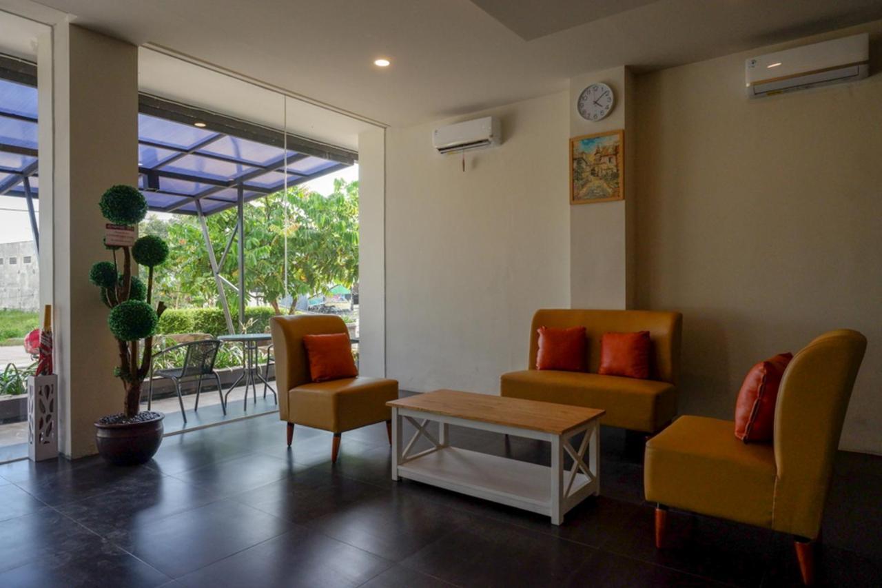 Reddoorz Plus Near Solo Baru Bagian luar foto