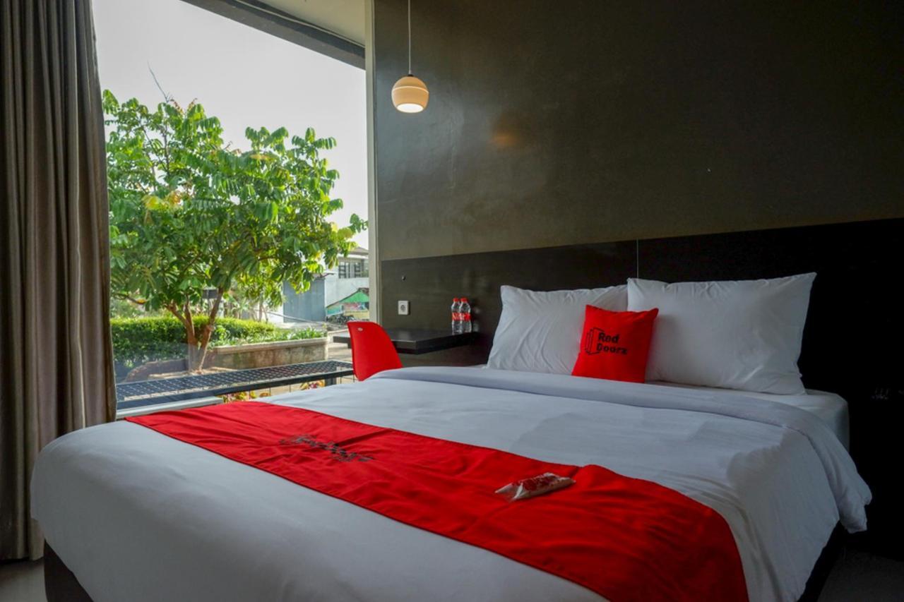 Reddoorz Plus Near Solo Baru Bagian luar foto