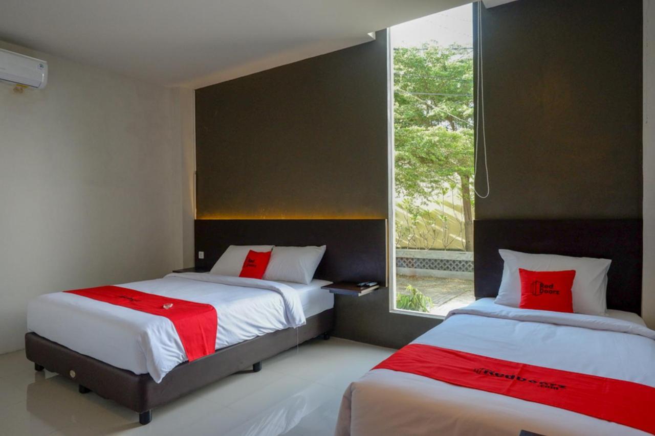 Reddoorz Plus Near Solo Baru Bagian luar foto