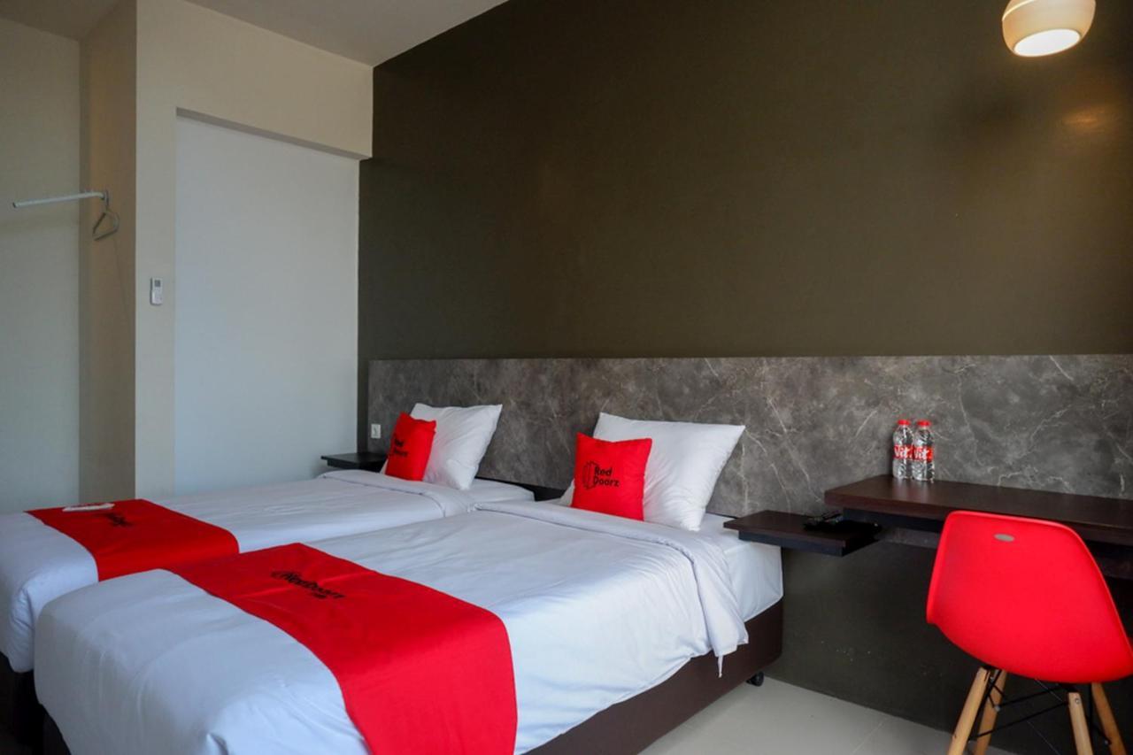 Reddoorz Plus Near Solo Baru Bagian luar foto
