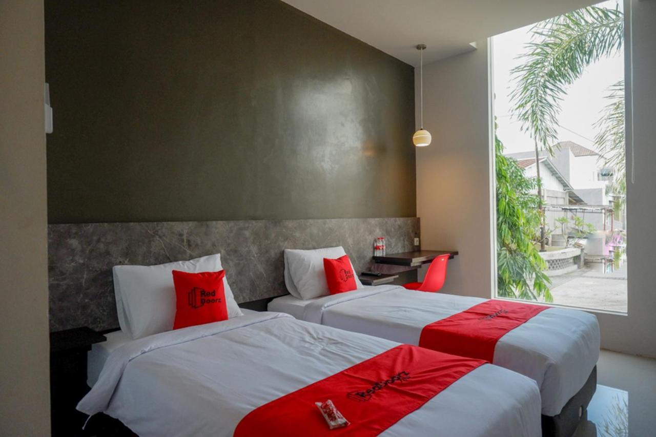 Reddoorz Plus Near Solo Baru Bagian luar foto